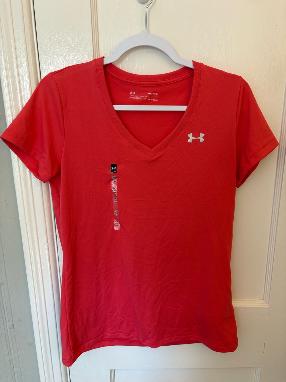 Under Armour Women's Bright Red V-Neck Short Sleeve Performance Tee